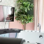 By Ozc Immo, La Suite Royal Room * Mulhouse