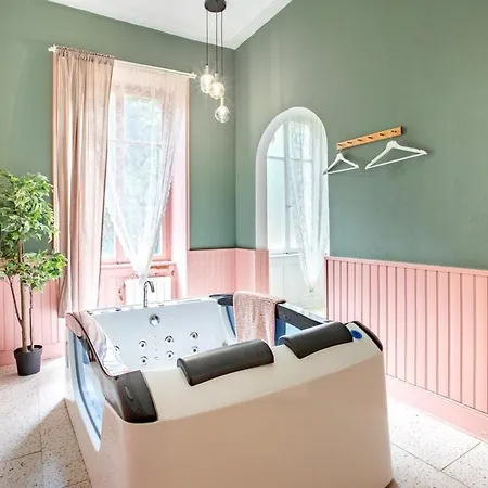 Apartment Suite Deluxe Esprit Royaute - Jacuzzi, Mulhouse Centre