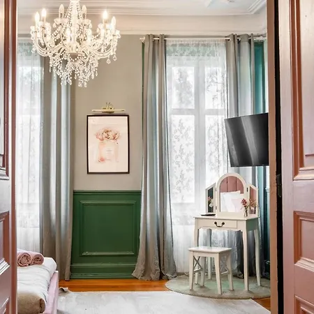 Suite Deluxe Esprit Royaute - Jacuzzi, Mulhouse Centre Mulhouse