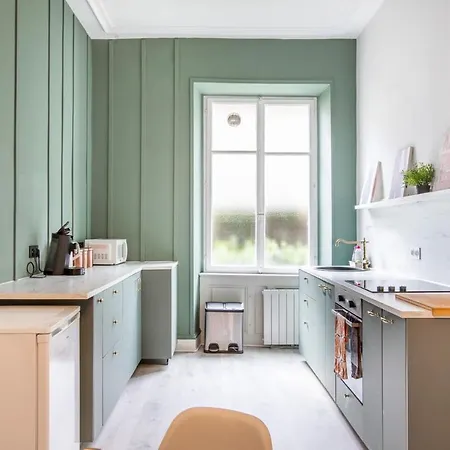 Suite Deluxe Esprit Royaute - Jacuzzi, Mulhouse Centre Appartement