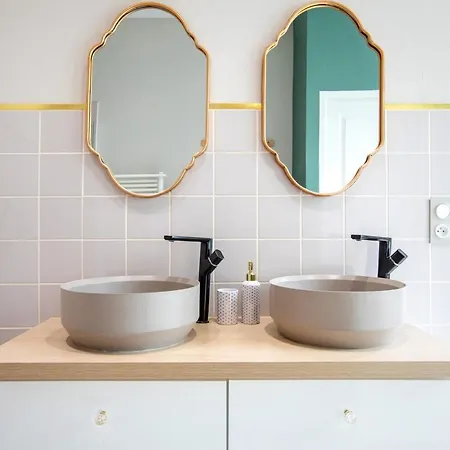 Suite Deluxe Esprit Royaute - Jacuzzi, Mulhouse Centre Appartement