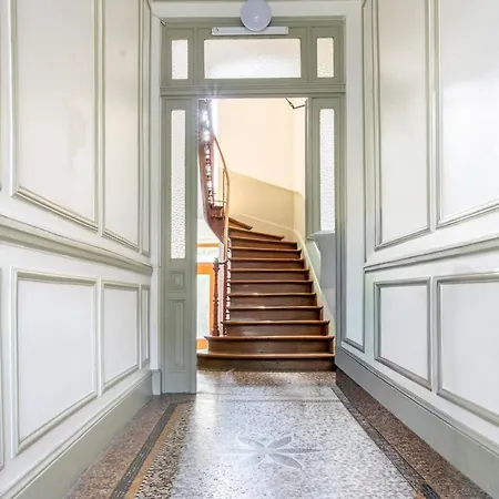 Suite Deluxe Esprit Royaute - Jacuzzi, Mulhouse Centre Apartment