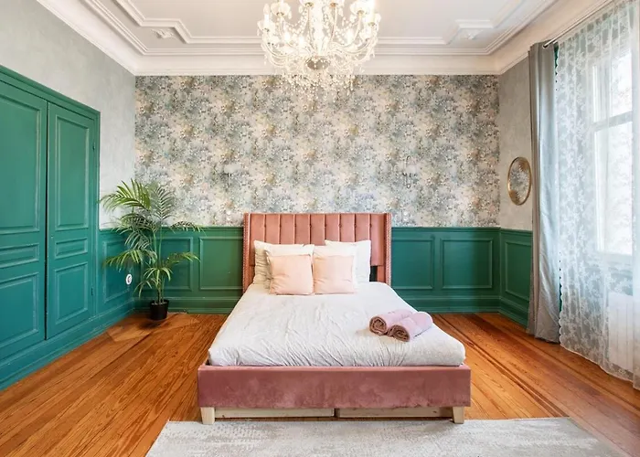 Deluxe Esprit Royaute - Jacuzzi, Centre مُلووز